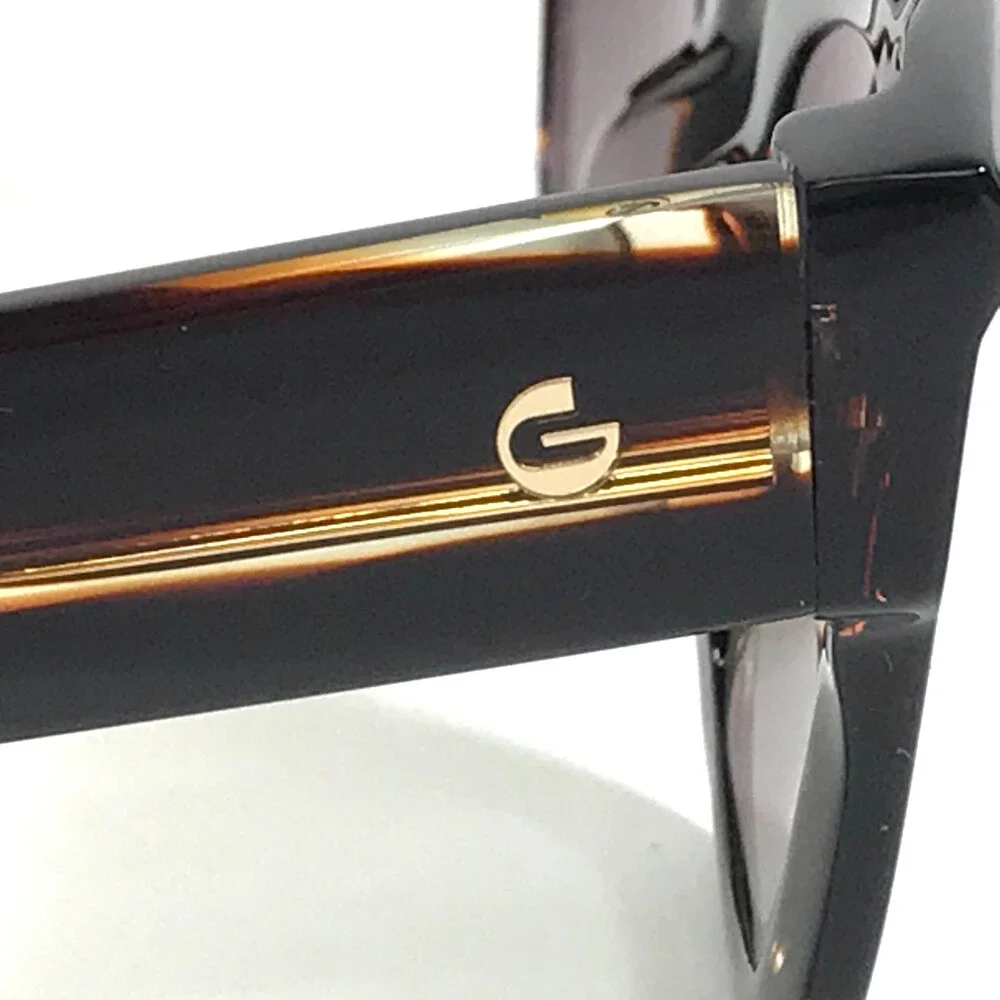 Gigi Studios Sunglasses ALFA 6897 Striped Brown Horn with Gradient Green Lenses